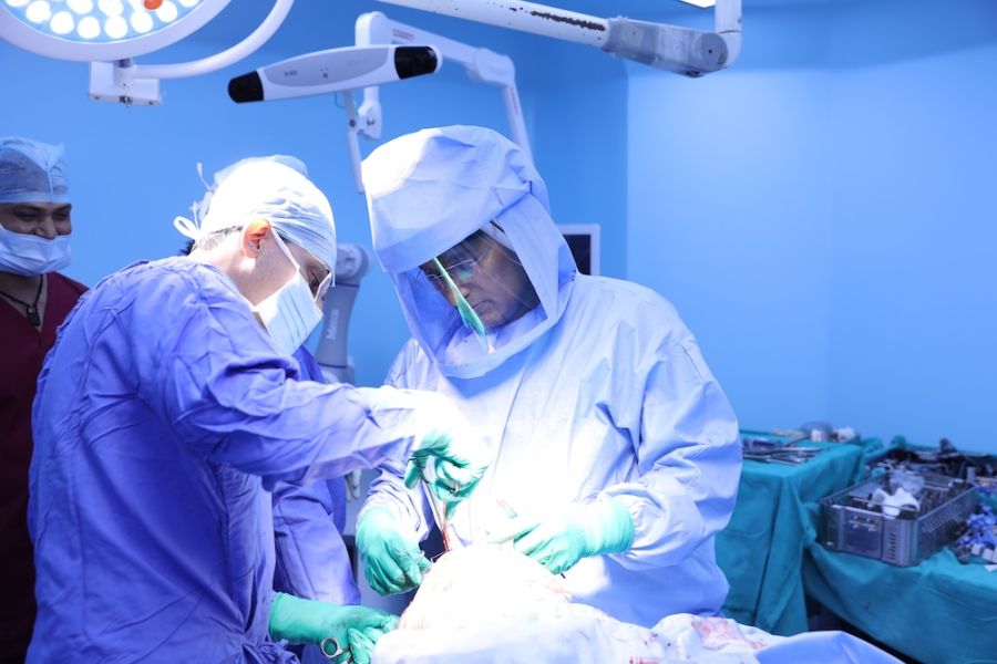 Surgical team at work in the modular OT, Globus Hospital Kanpur
