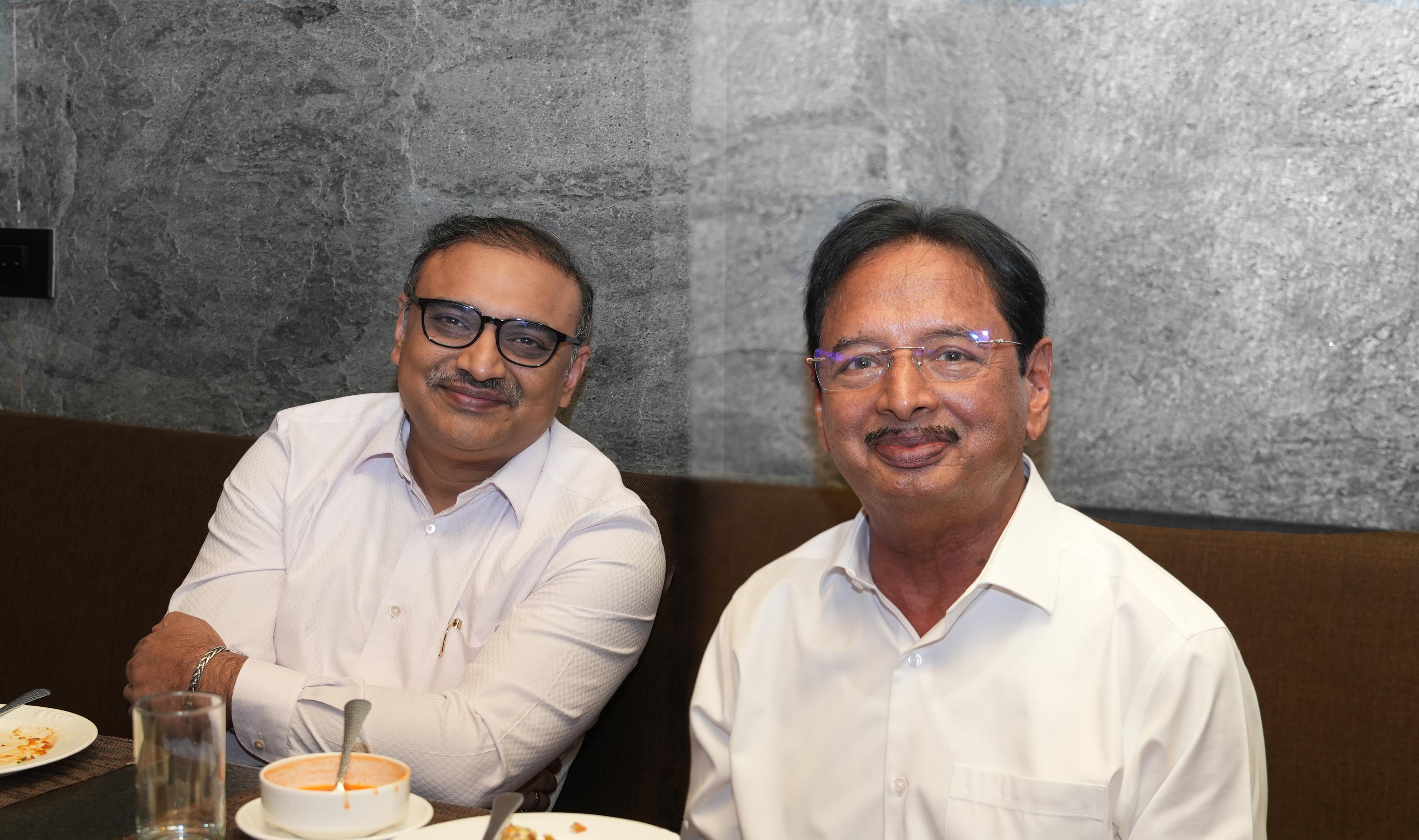 Dr. R.K. Singh and Dr. Rishikesh Saraf, lead surgeons of Kanpur's first Robotic Revision Knee Replacement